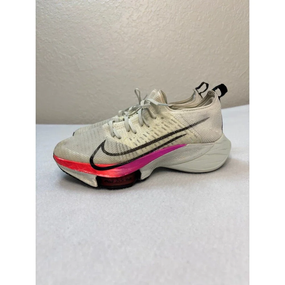 Nike air zoom tempo next flykint womens size 9